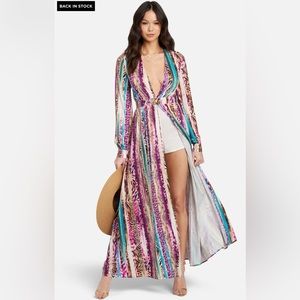 BEBE DEEP V PRINTED MAXI DRESS - Medium